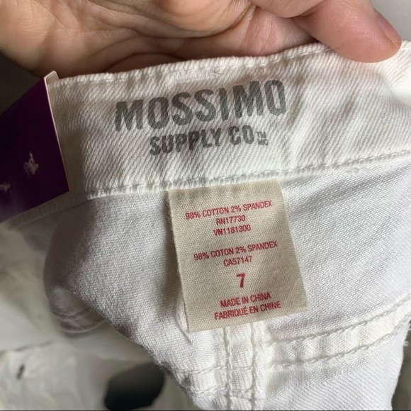 Sz. 7(Jrs) Mossimo Supply Co. white denim low rise shorts - Picture 9 of 12